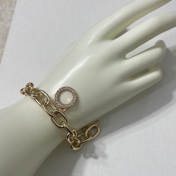 Gold Chain Circle Rhinestone Pendant Bracelet - Picture 10 of 11
